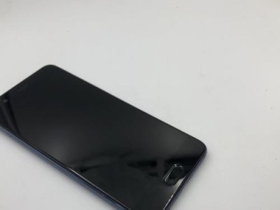 华为P10不带壳的使用体验（解放华为P10的美感与便利性）